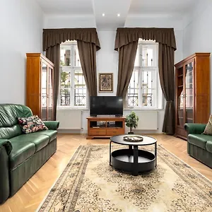  Apartment Emerald Suite With Free Parking